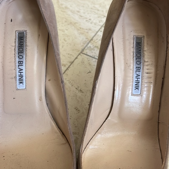 Manolo Blahnik suede pump.. size 39 1/2 - Picture 4 of 5